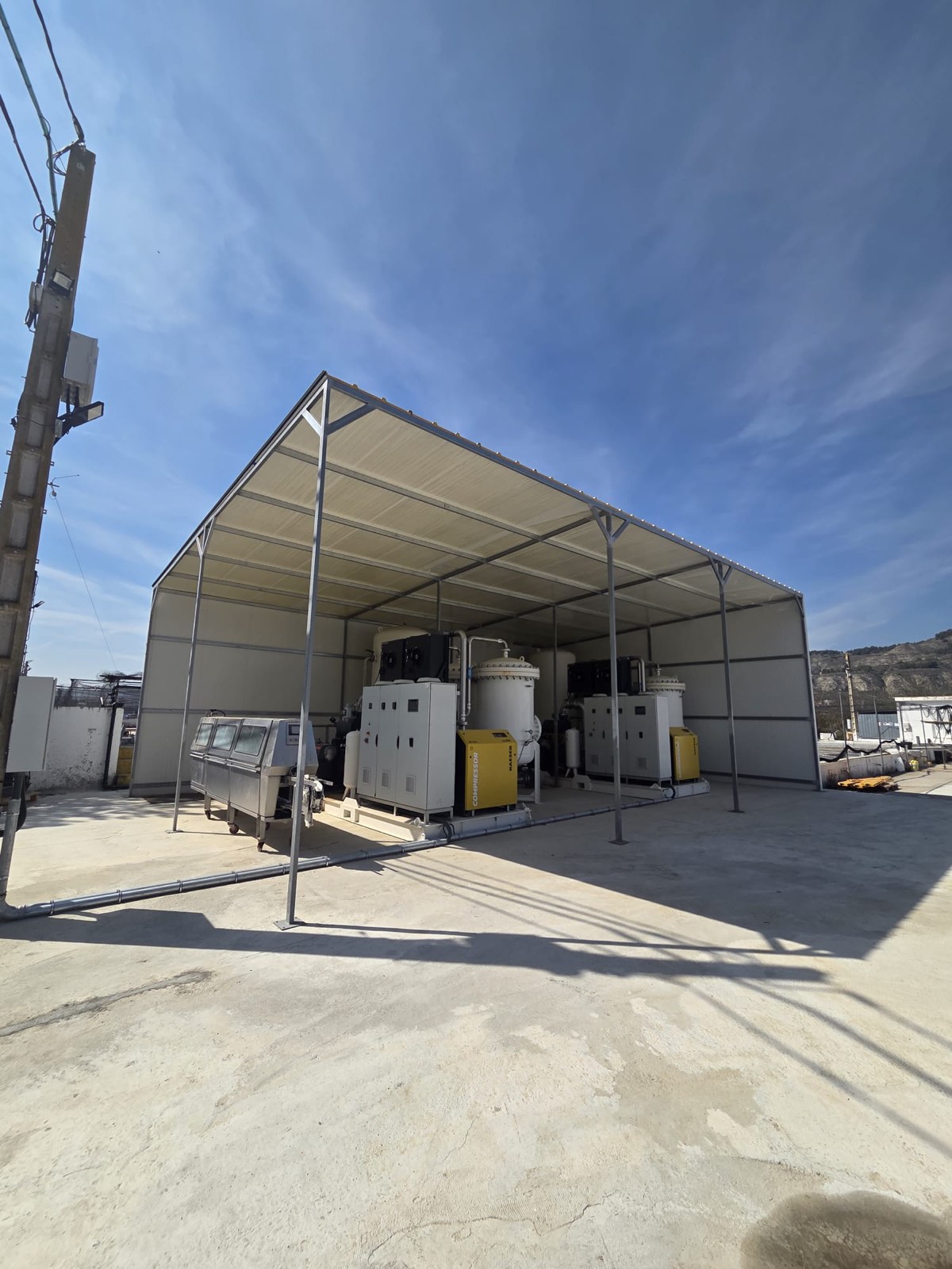 Pérgola con placas solares de SICO Energía