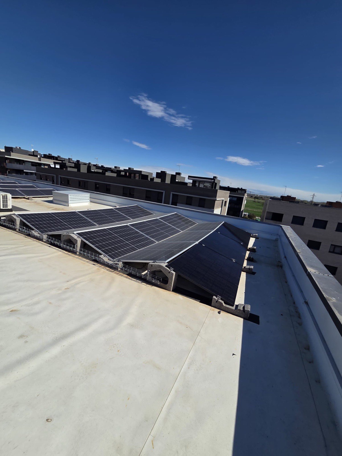 Instalación de placas solares de SICO Energía